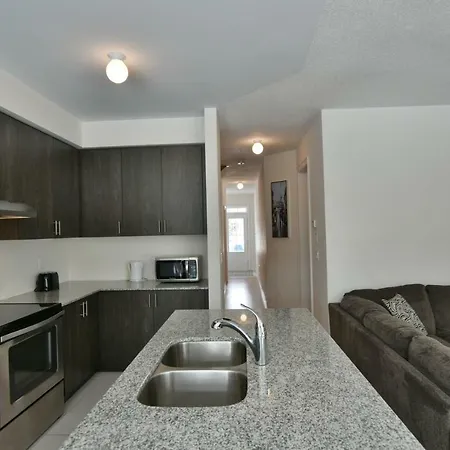 New Blue Mountain Village Snowbridge Executive Townhome Sleeps 10 With Outdoor Pool And Shuttle Nottawa Exterior photo