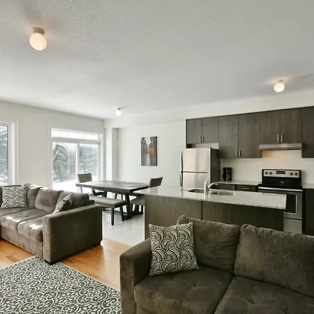 New Blue Mountain Village Snowbridge Executive Townhome Sleeps 10 With Outdoor Pool And Shuttle Nottawa Exterior photo